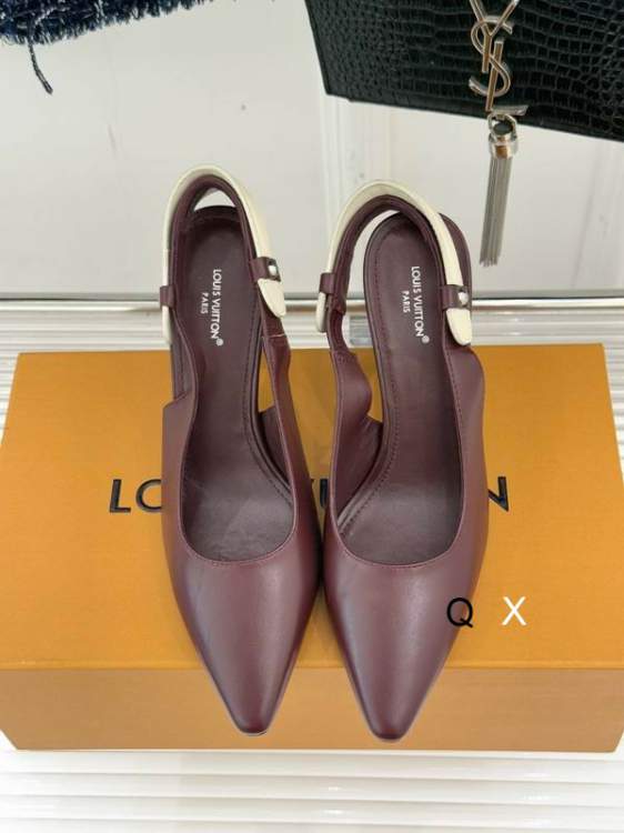 Picture of Louis Vuitton Shoes _SKULVsz35-40JX100212503